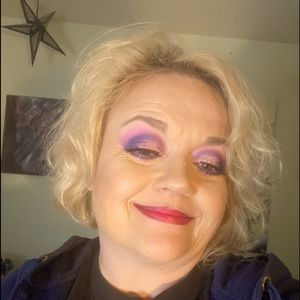 Meet your Posher, Holly